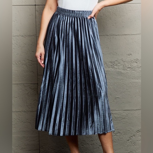 Ninexis Accordion Pleated Flowy Midi Skirt